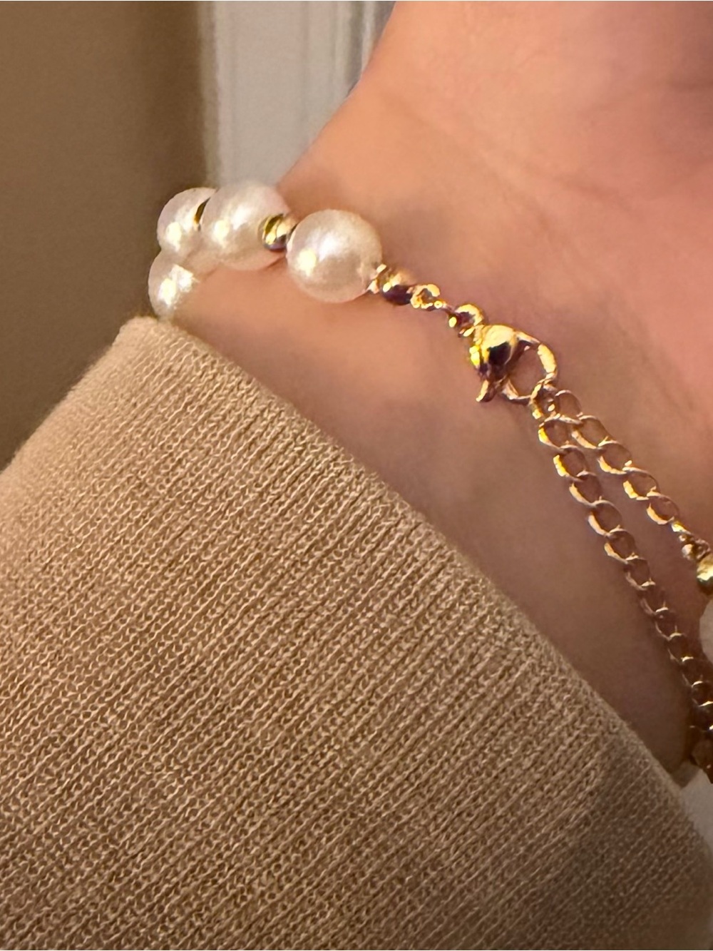 Dior White Pearl Bracelet with Gold CD Accent - Picture 5 of 5